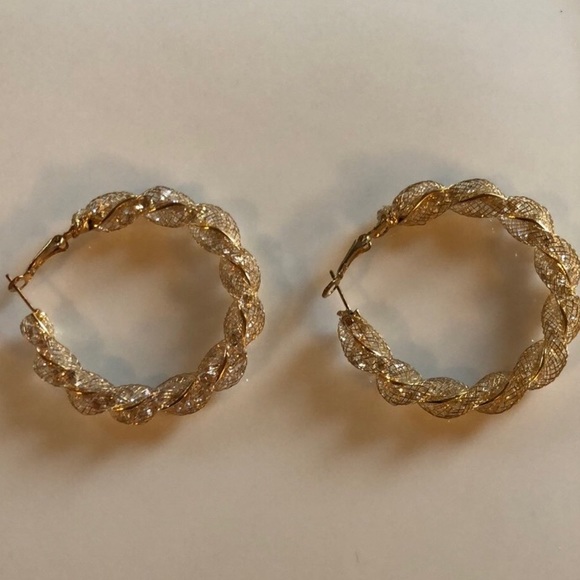 Spiral twist hoop earrings - Picture 3 of 9